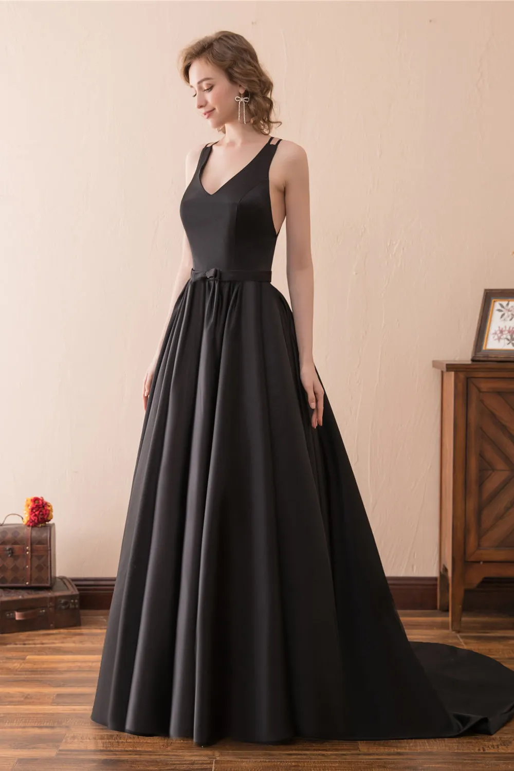 A-Line Black V-neck Satin Backless Trail Prom Dresses