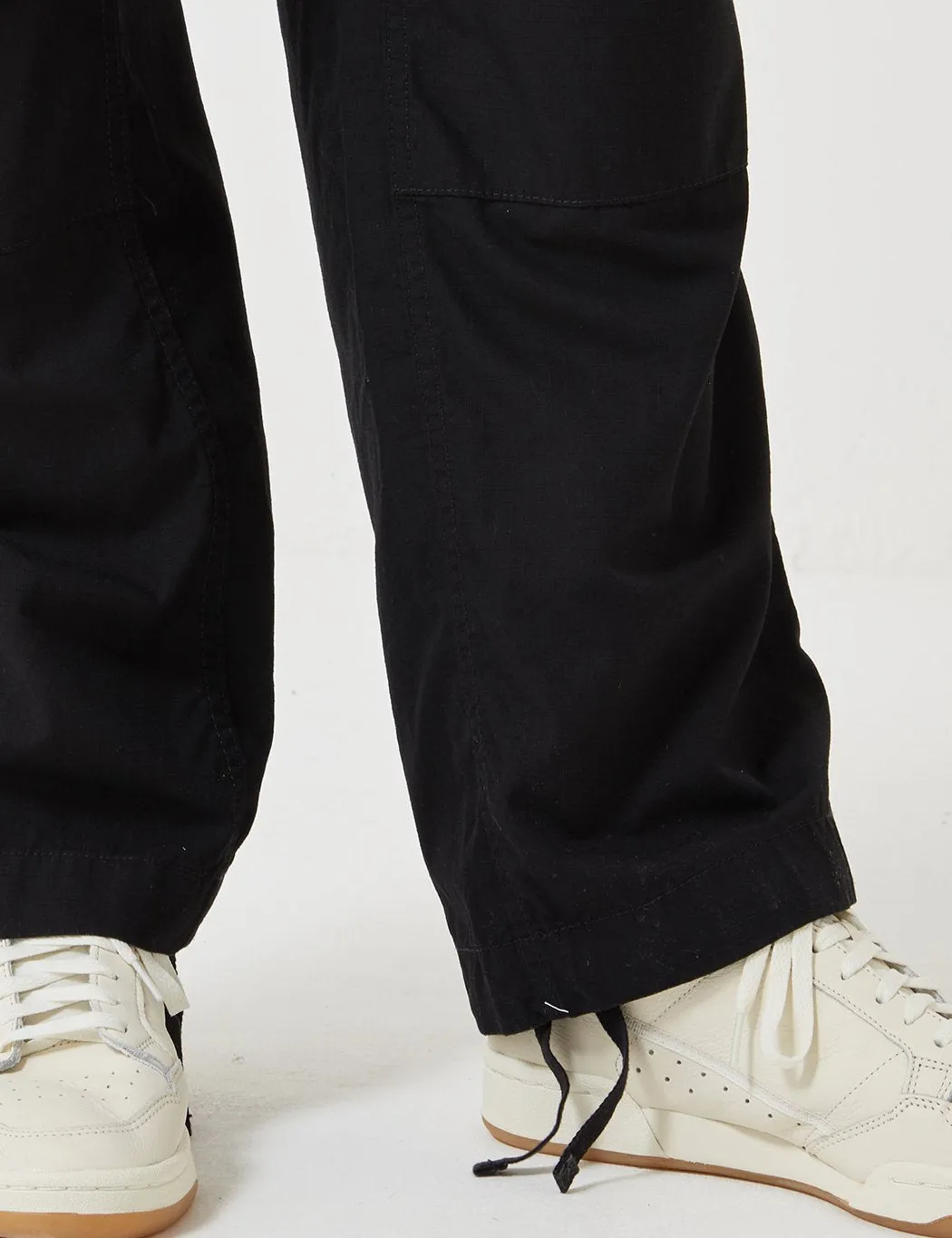 Carhartt-WIP Cargo Pants (Relaxed Fit) - Black