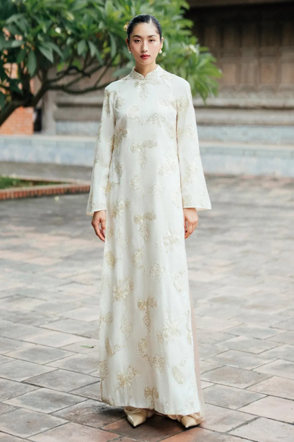 Hoang Tram Trapezoid Side Slit Silk Organza Floor Length Ao Dai