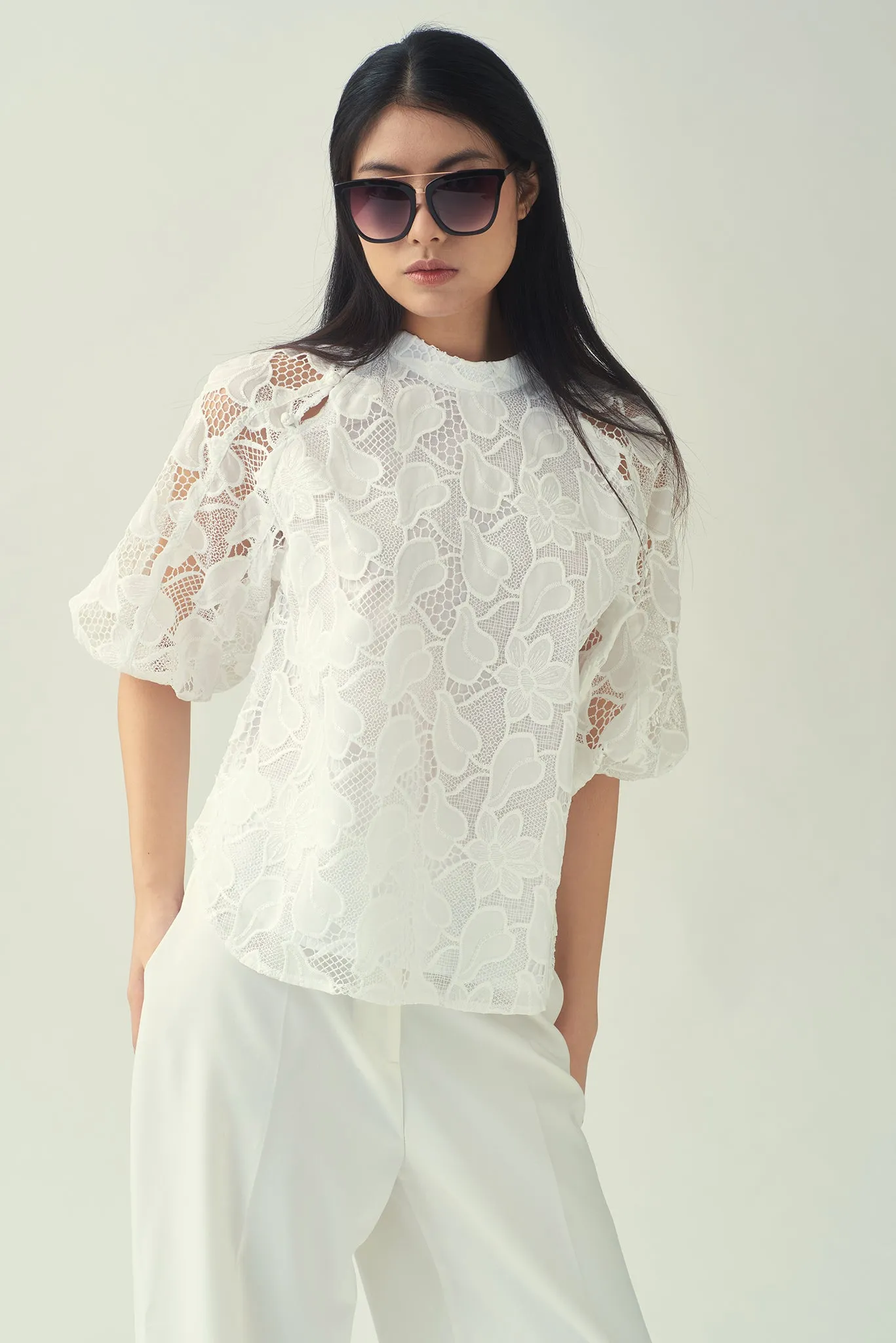 NOVELLA Balloon Sleeve Top (White)