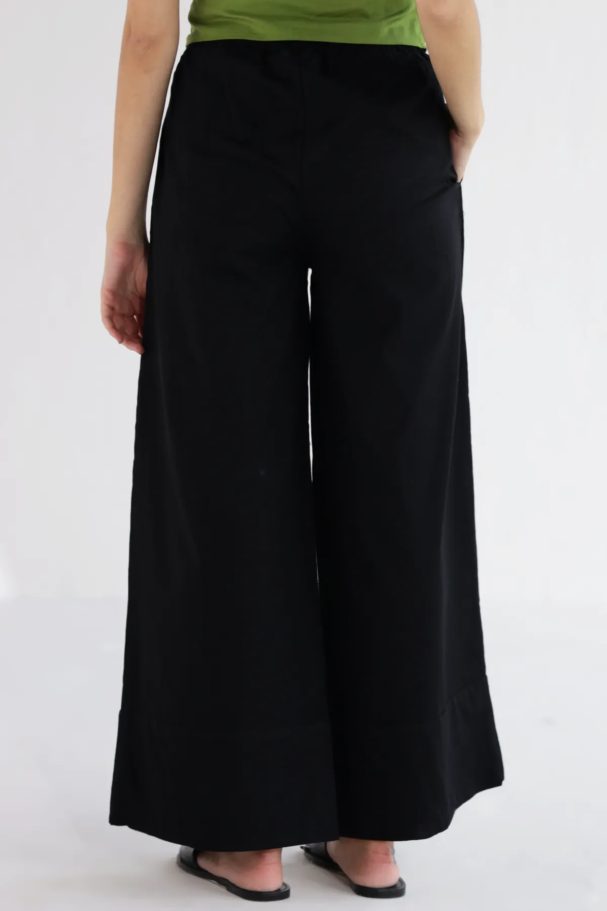 Wide-Leg Pants : Black