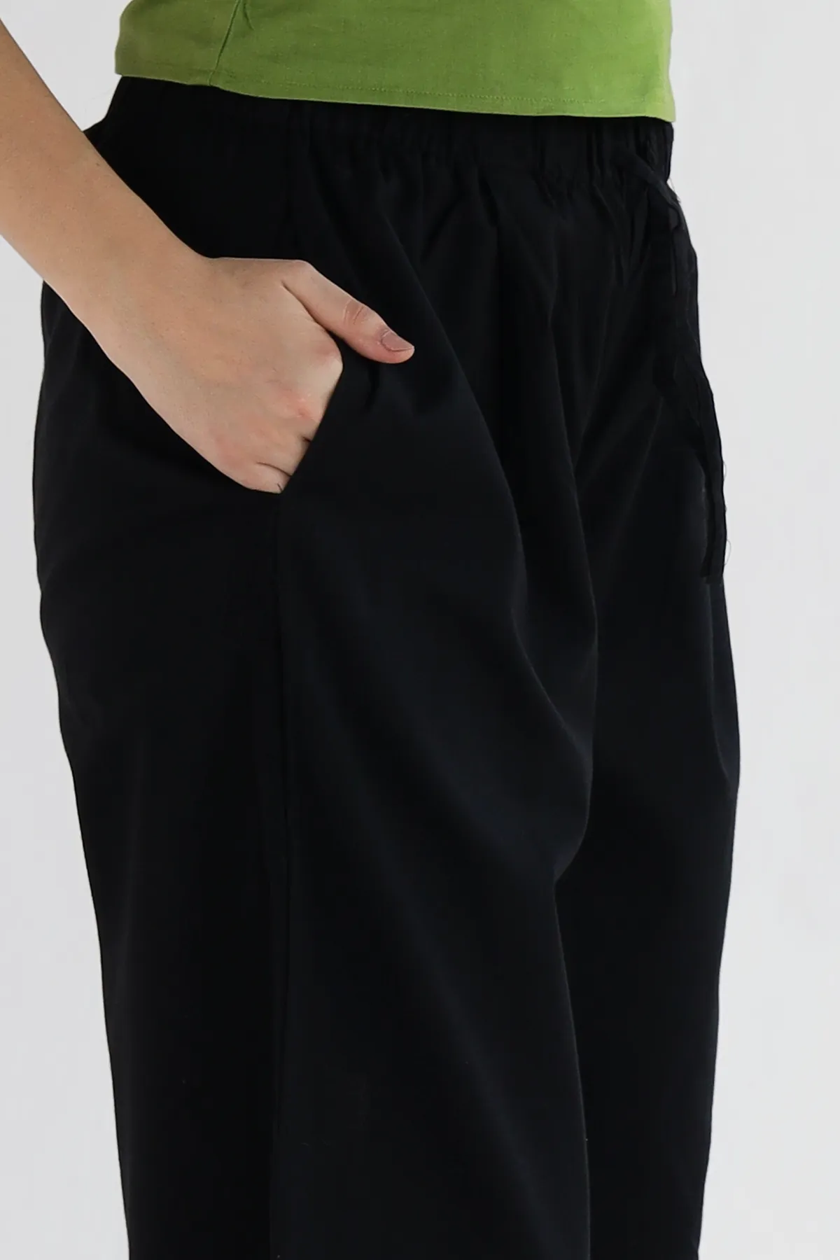 Wide-Leg Pants : Black